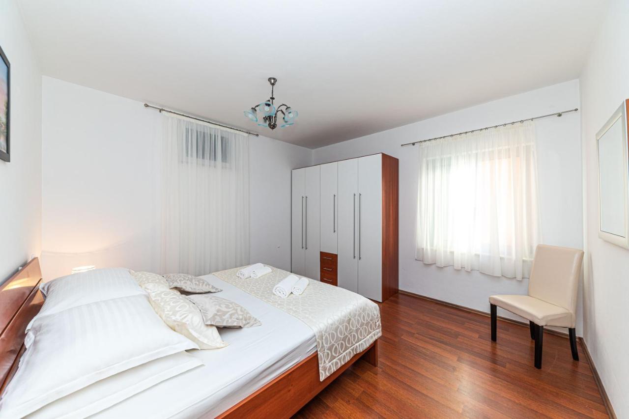 Rajcic Apartments Rogoznica  Esterno foto
