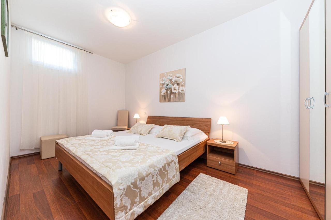 Rajcic Apartments Rogoznica  Esterno foto