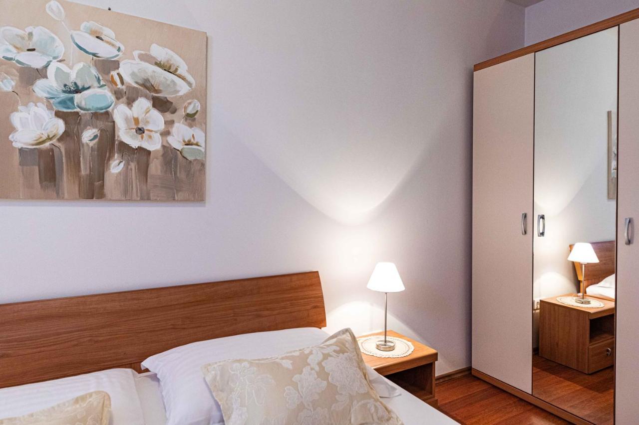 Rajcic Apartments Rogoznica  Esterno foto