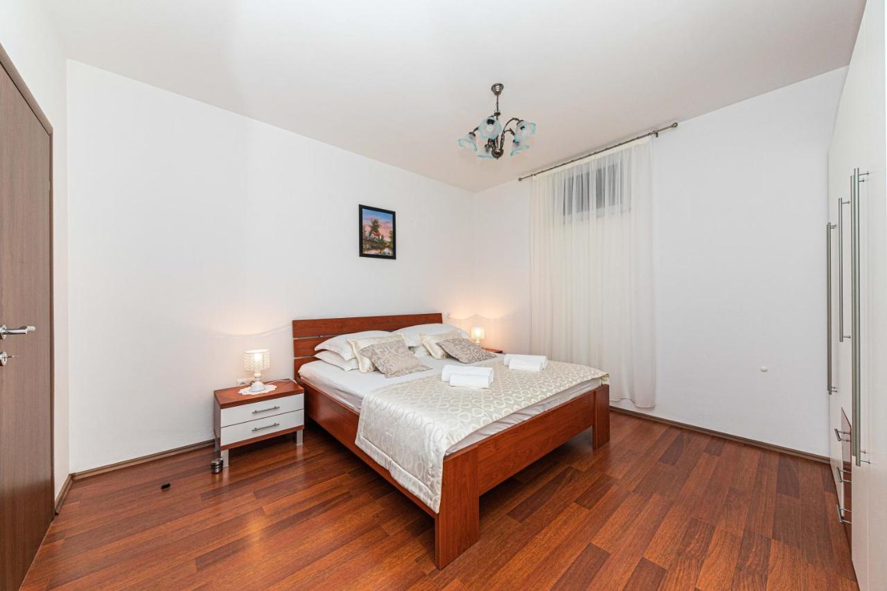 Rajcic Apartments Rogoznica  Esterno foto