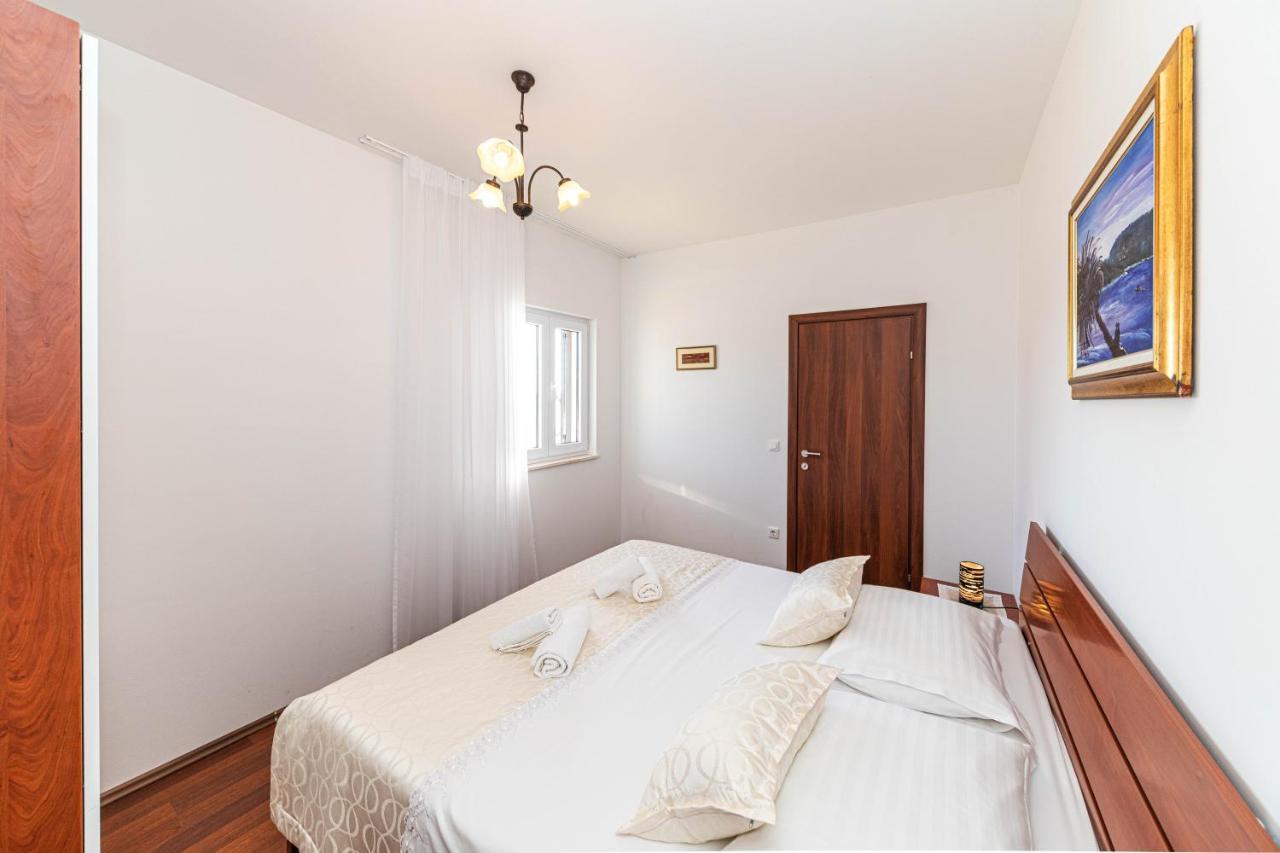 Rajcic Apartments Rogoznica  Esterno foto
