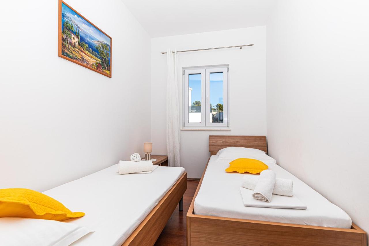 Rajcic Apartments Rogoznica  Esterno foto