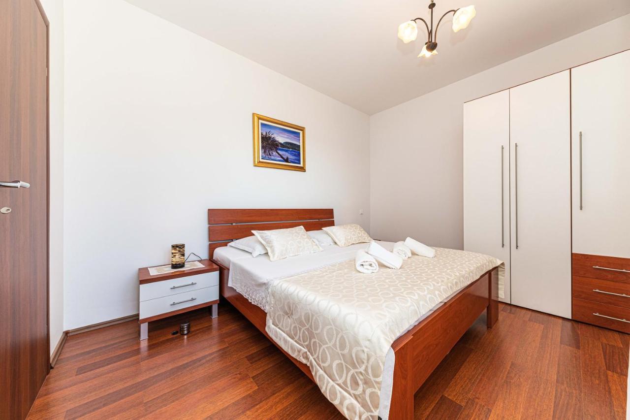 Rajcic Apartments Rogoznica  Esterno foto